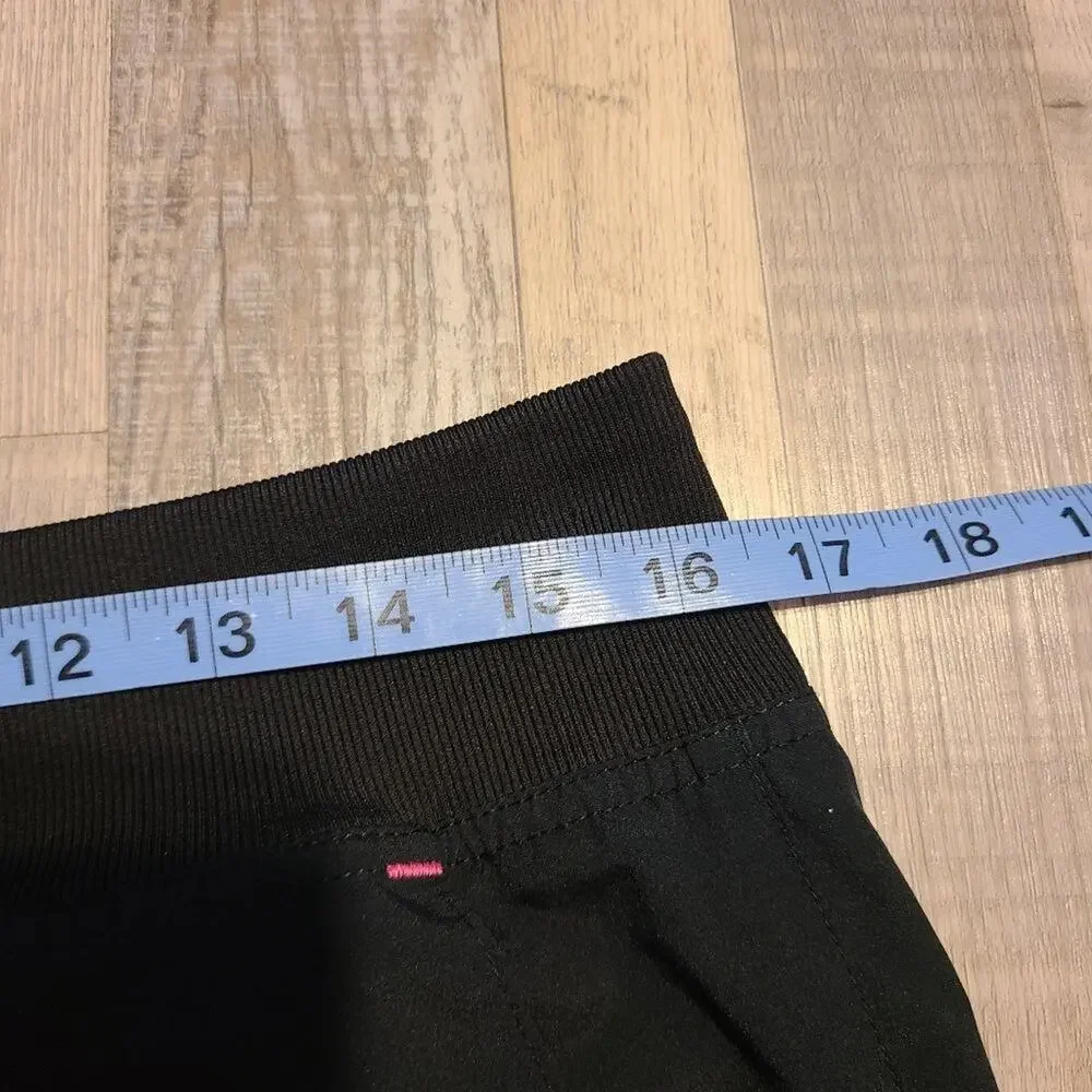 𝅺Unknown brand large women's black shorts